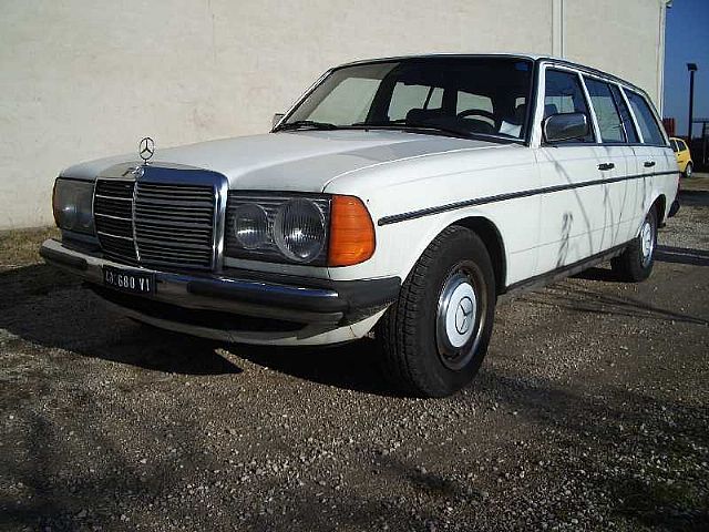 1993 Mercedes 200t #2