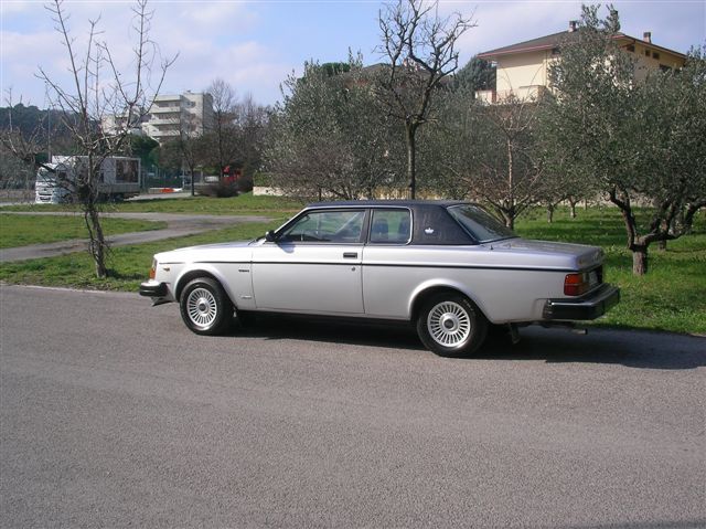 VOLVO 262 